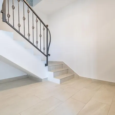 Familia Apartment *