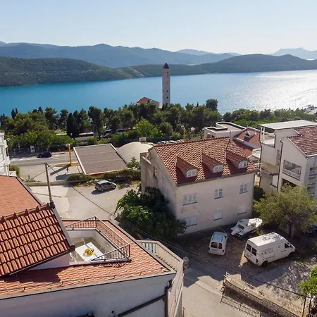 Apartamento Familia Neum